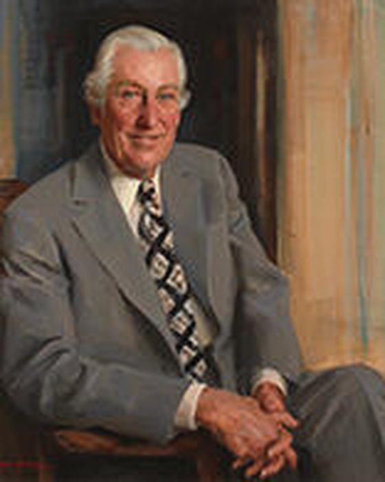 Portrait of Leslie Cornelius Arends
