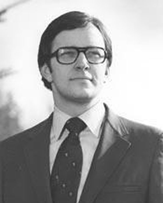 Portrait of Les AuCoin