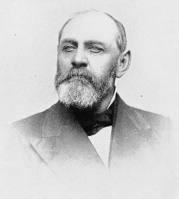 Experience Estabrook portrait