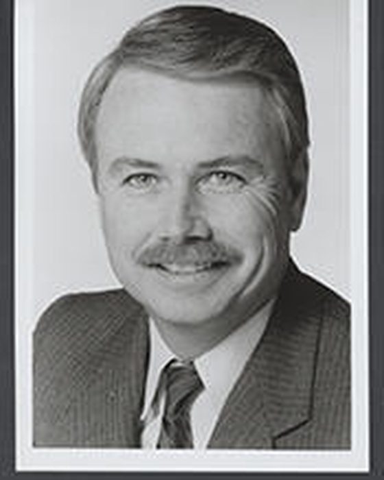 Portrait of Elton Gallegly