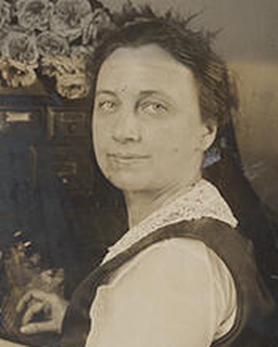 Portrait of Winnifred Sprague Mason Huck