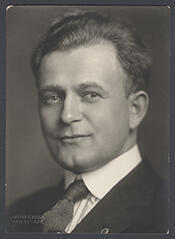 Portrait of Lon Allen Scott