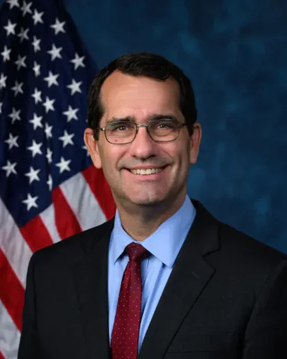 Portrait of Derek Schmidt