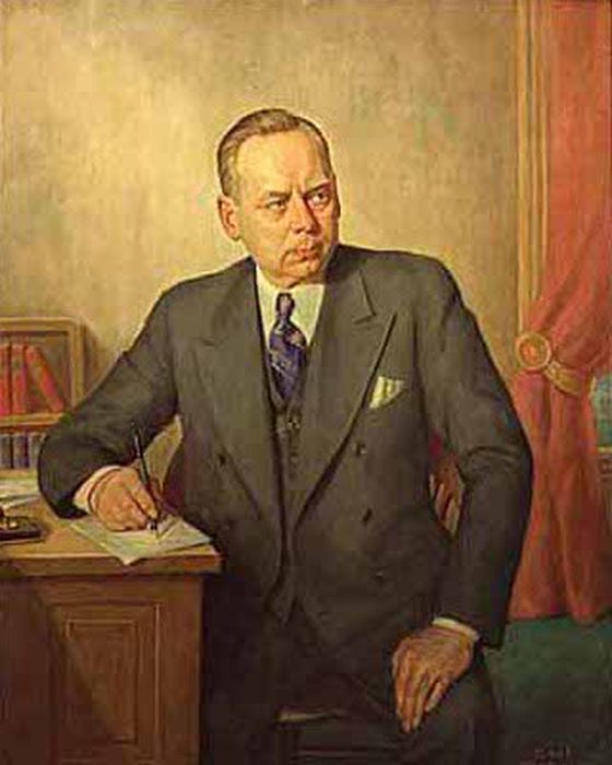 Portrait of Hjalmar Petersen