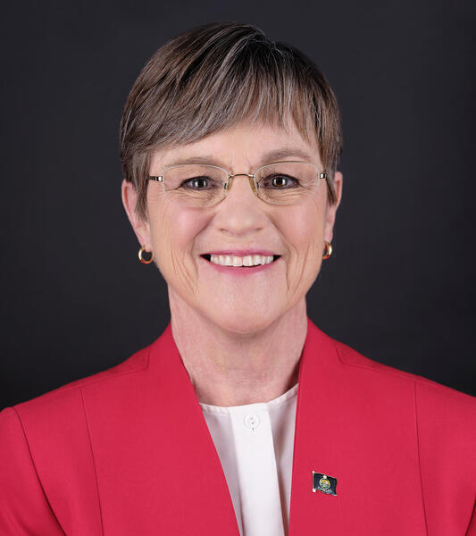 Portrait of Laura Kelly