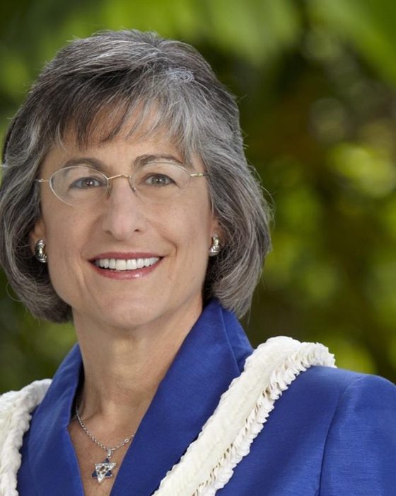 Portrait of Linda Lingle