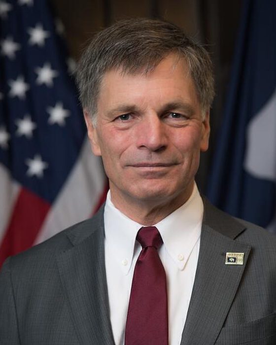 Portrait of Mark Gordon