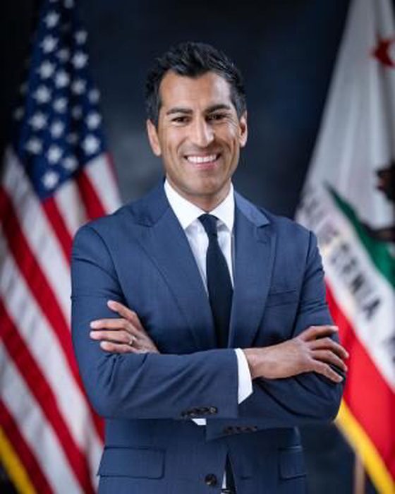 Portrait of Robert Rivas