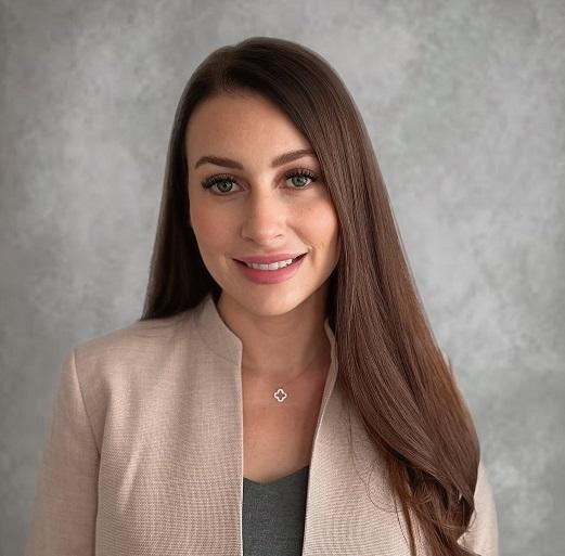 Ava Flanell portrait