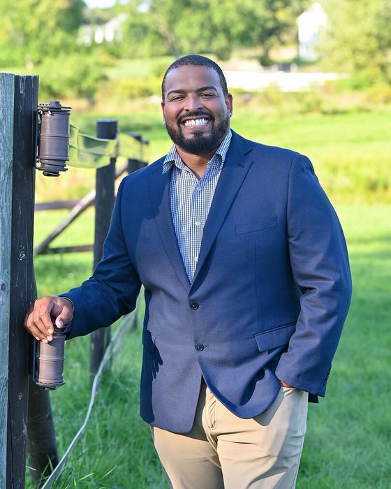 Portrait of Chris Stewart