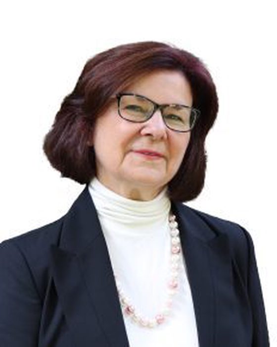 Portrait of Cindy Harrison