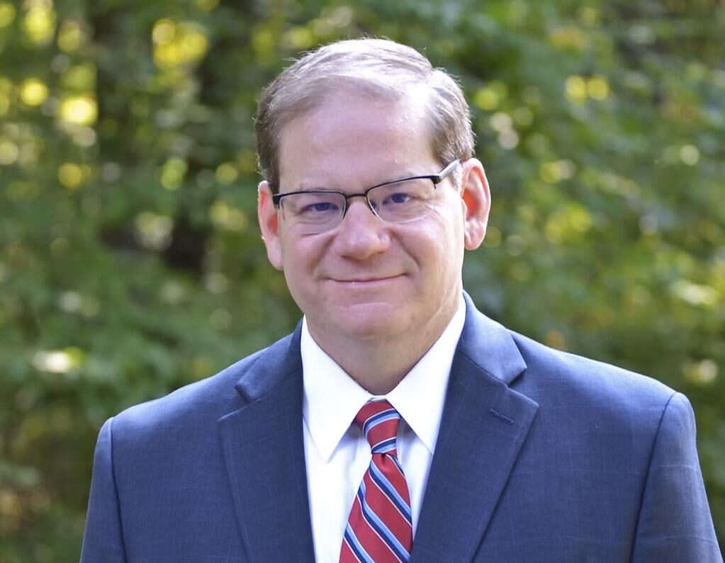 Portrait of Jason Buchsbaum