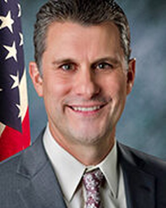 Portrait of Win Stoller