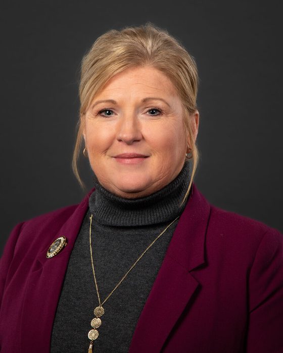 Portrait of Shannon Lundgren