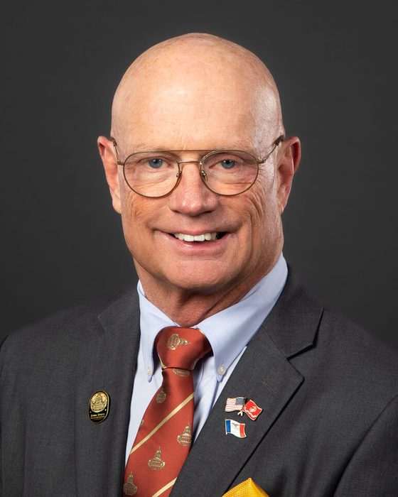 Portrait of Steven Holt