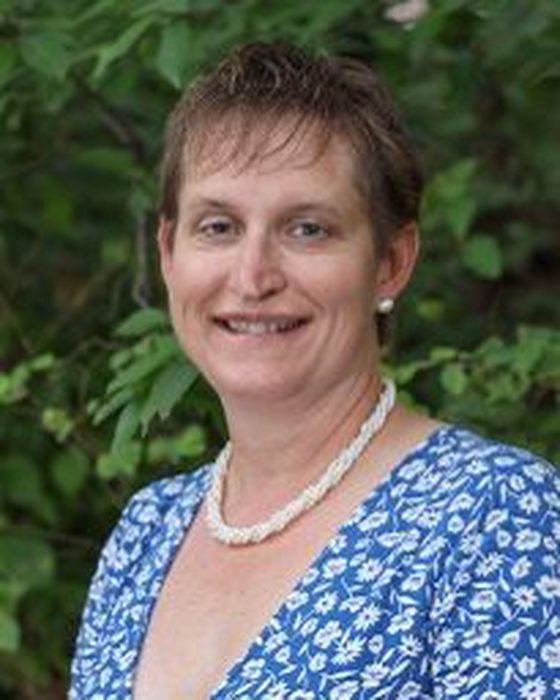 Portrait of Linda Featherston