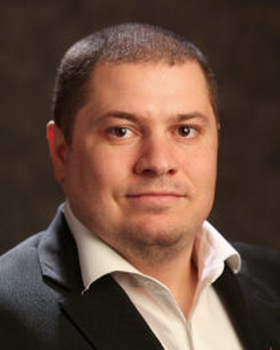 Portrait of Nick Hoheisel