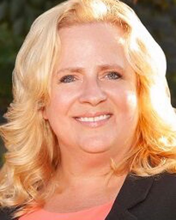 Portrait of Robyn Essex