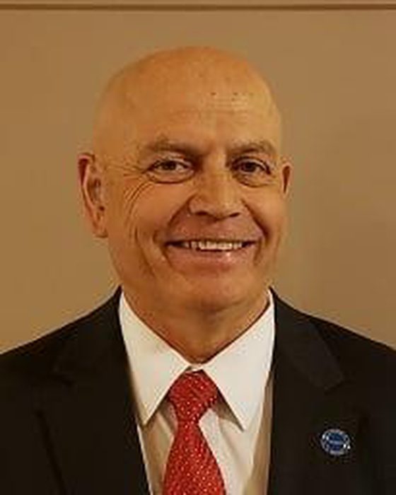 Portrait of Scott Hill