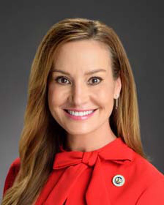 Portrait of Paula Davis