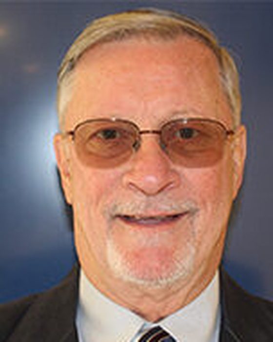 Portrait of Mark Worth