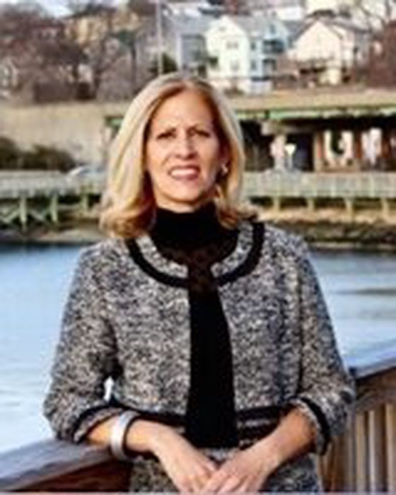 Portrait of Carole Fiola