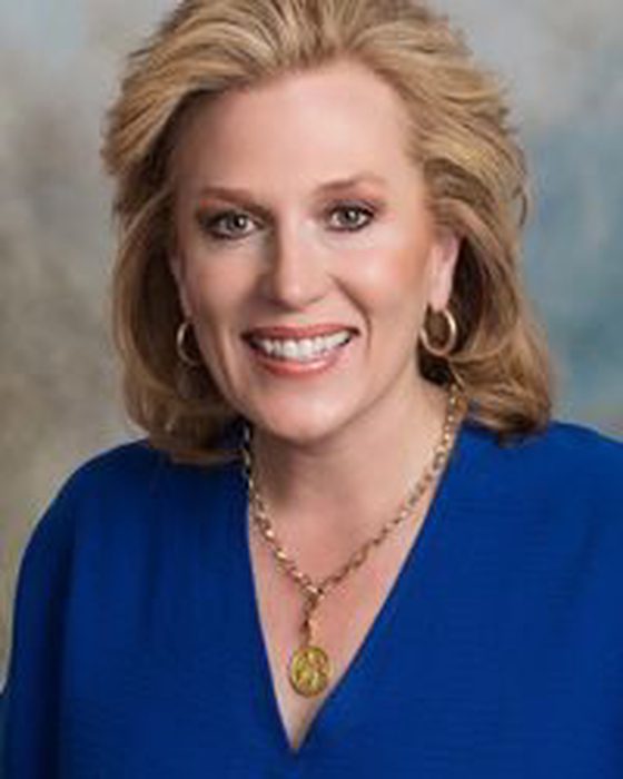 Portrait of Beth Waldo