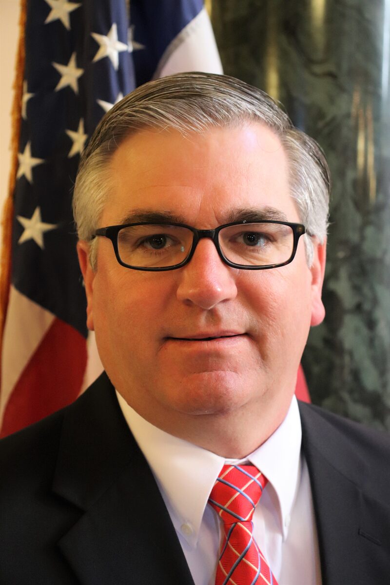 Mike Seymour portrait