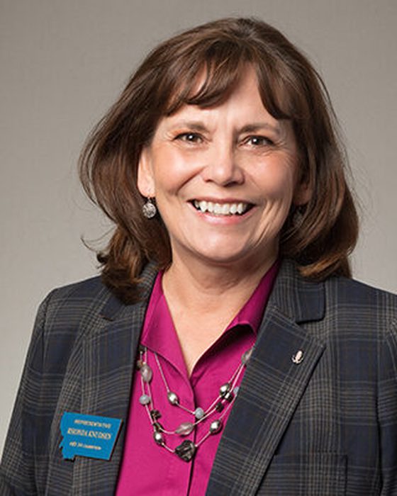 Portrait of Rhonda Knudsen