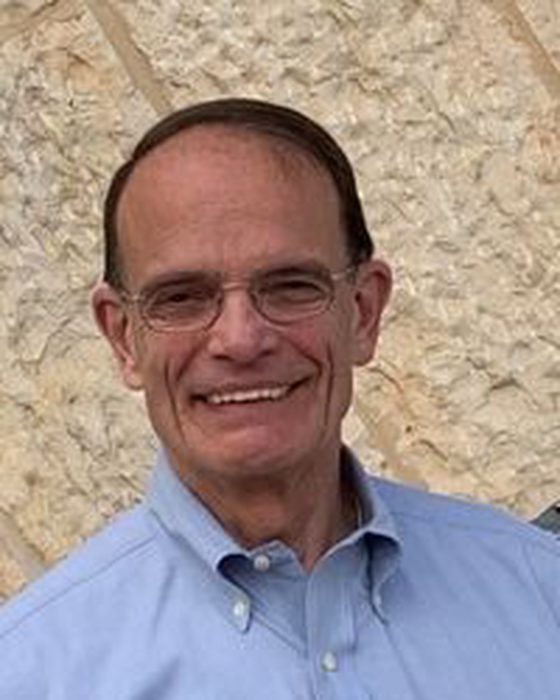 Portrait of Bob Lynn