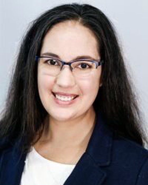 Portrait of Heather Raymond