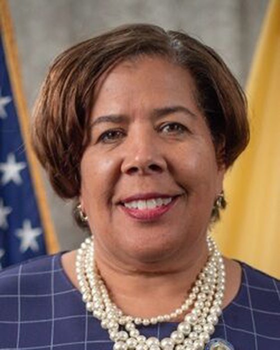 Portrait of Linda Carter