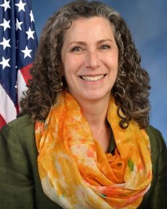 Portrait of Dana Levenberg