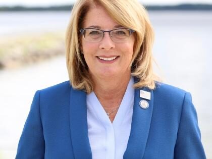 Pam Helming portrait