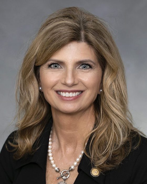 Portrait of Lisa Barnes