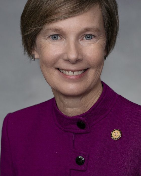 Portrait of Rachel Hunt