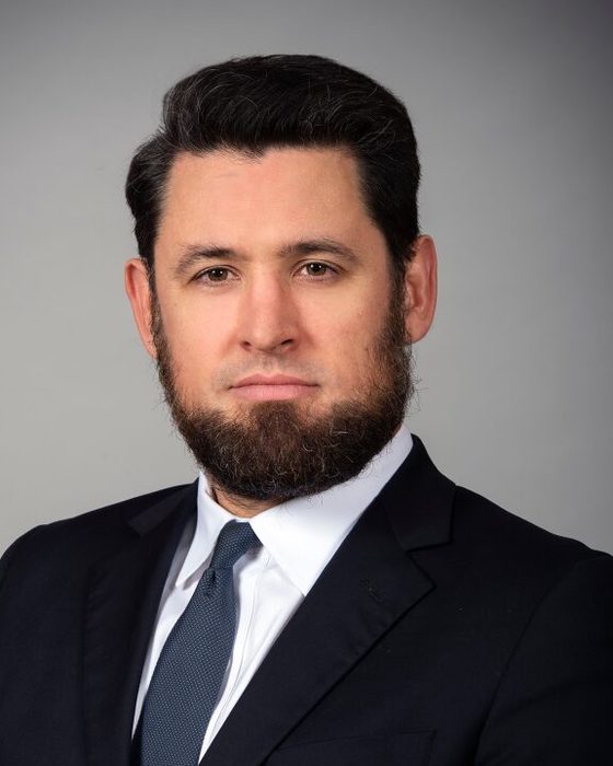 Portrait of Elliot Forhan