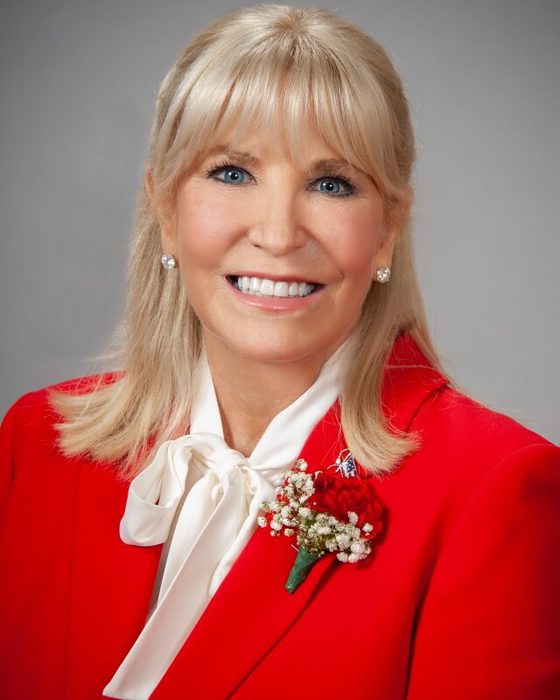 Portrait of Sara Carruthers