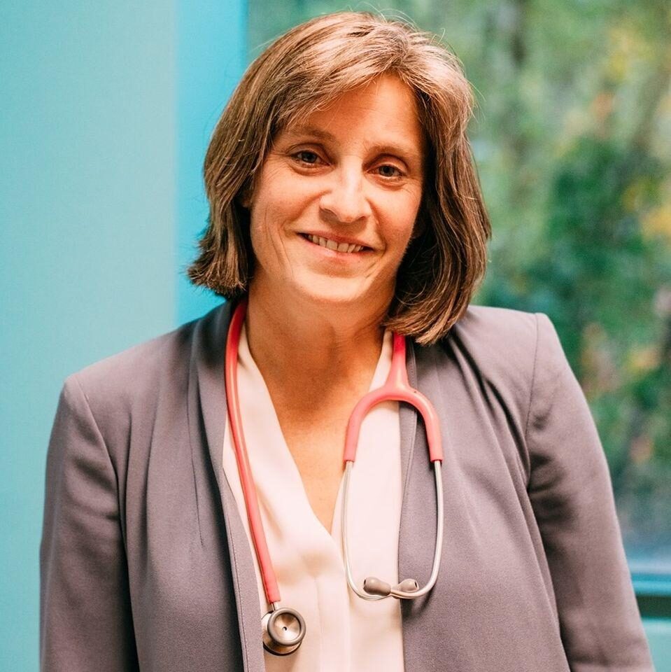 Portrait of Lisa Reynolds