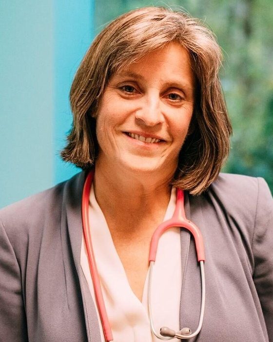 Portrait of Lisa Reynolds