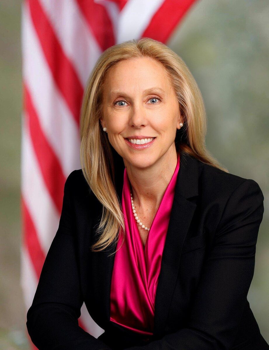 Portrait of Dawn Keefer