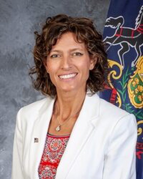 Portrait of Leslie Rossi