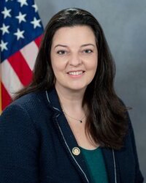 Portrait of Liz Hanbidge