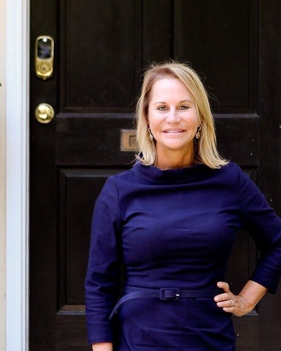 Portrait of Sandy Senn