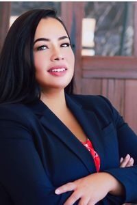 Peri Pourier portrait