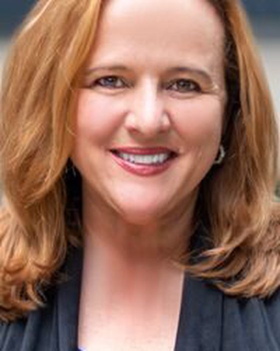 Portrait of Heidi Campbell