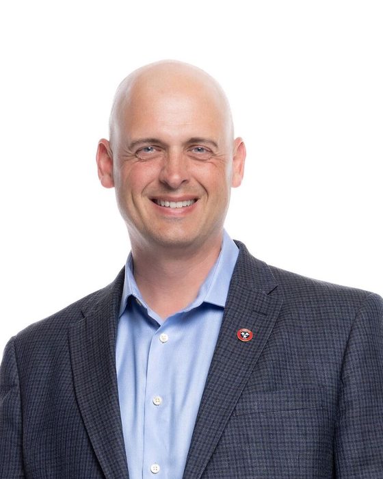 Portrait of Lee Reeves