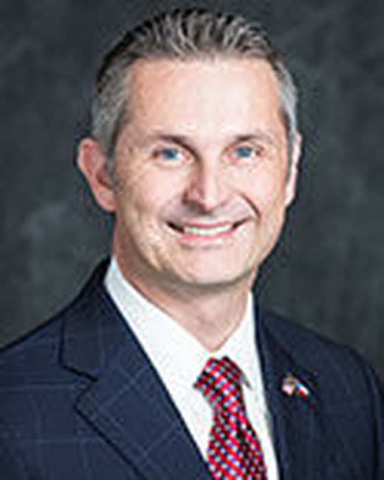 Portrait of Tom Oliverson