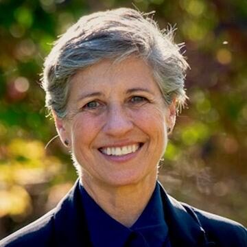 Tiff Bluemle portrait