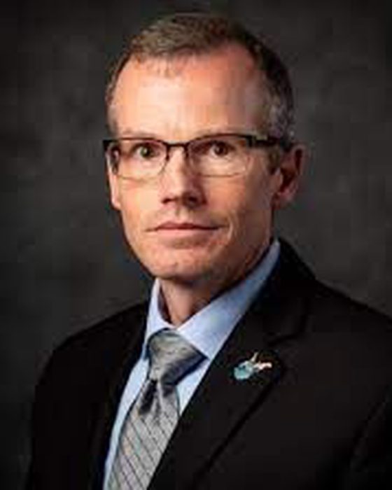 Portrait of Eric Tarr